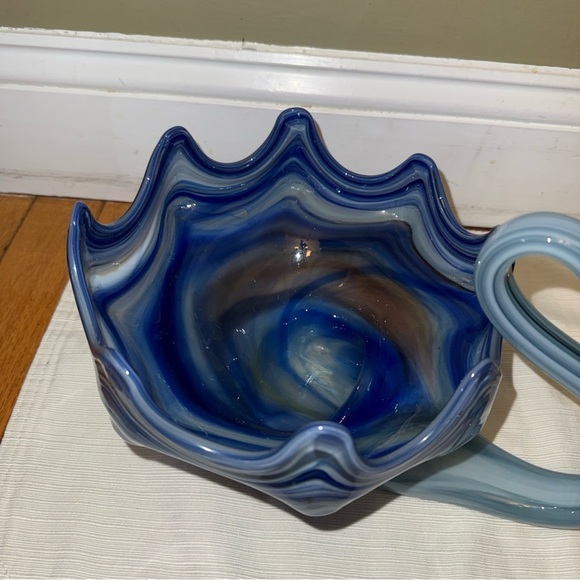 Blue Glass Art Swan with Wave Design - Picture 3 of 4